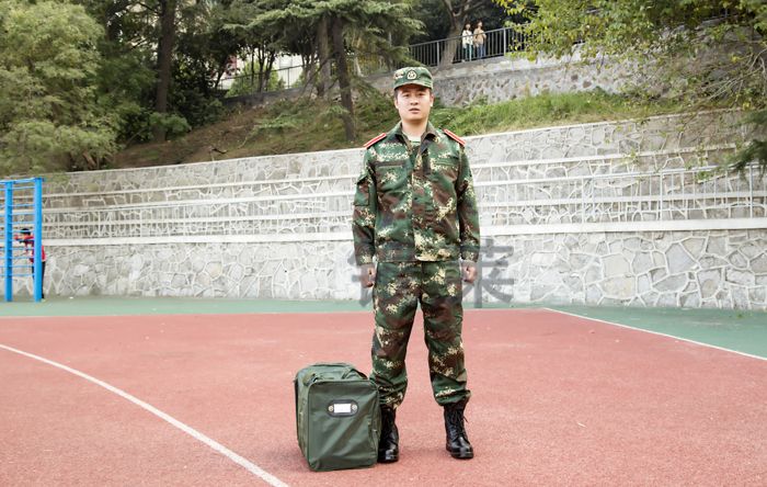 高校軍訓服