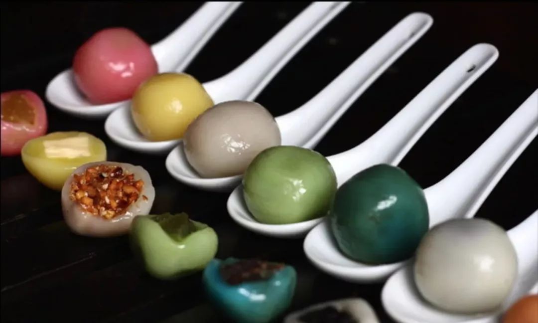 生姜花椒煮湯圓，俄羅斯人煮的湯圓太硬核了！！！